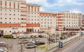 ibis Paris La Défense Courbevoie